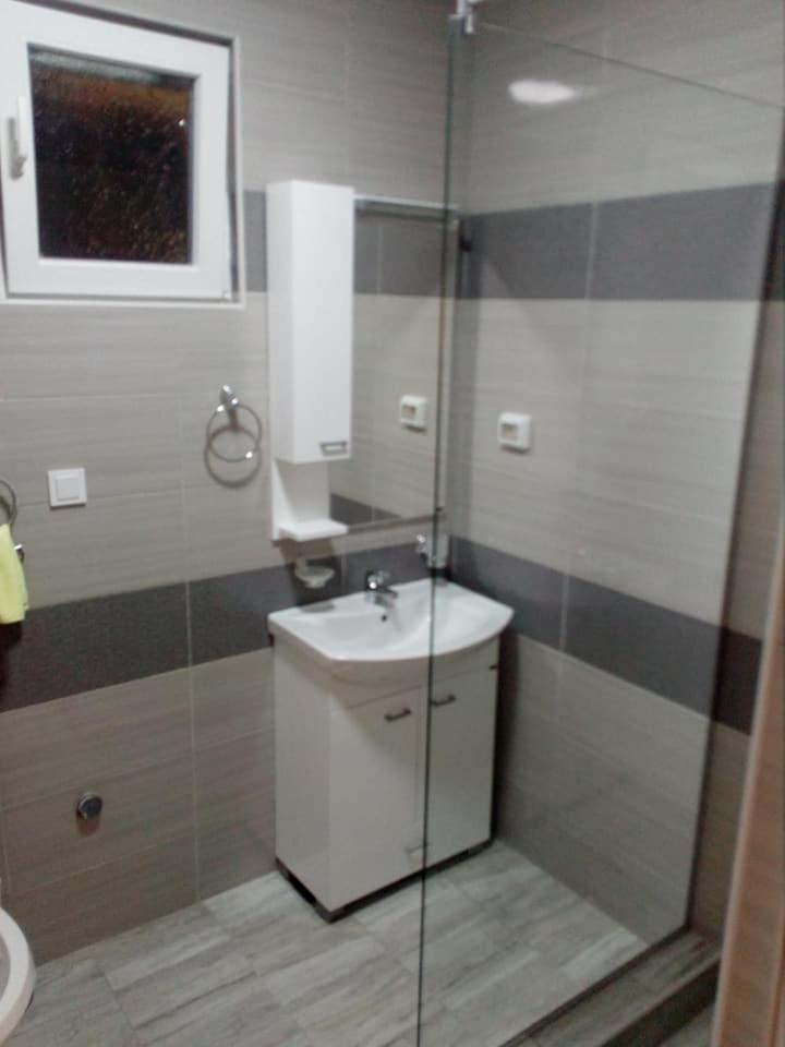 Apartmani M&V Sutomore Exterior photo