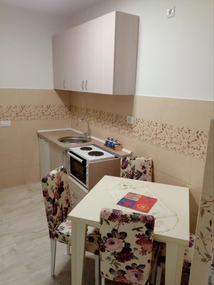 Apartmani M&V Sutomore Exterior photo